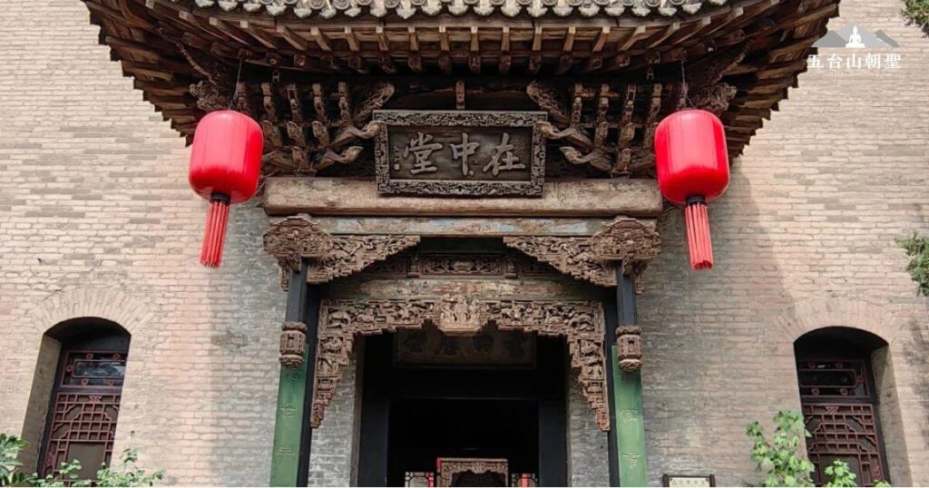 喬家大院在中堂古建築入口